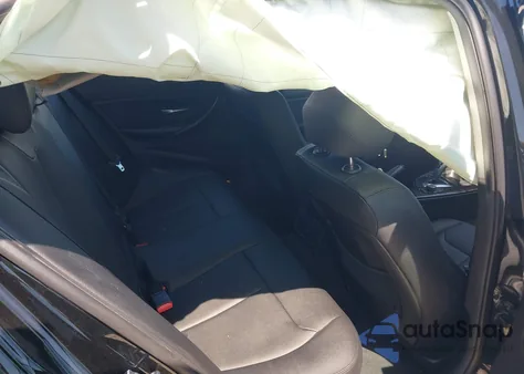 2015 BMW 328 z USA, uszkodzony, nr VIN WBA3A5G57FNS84924